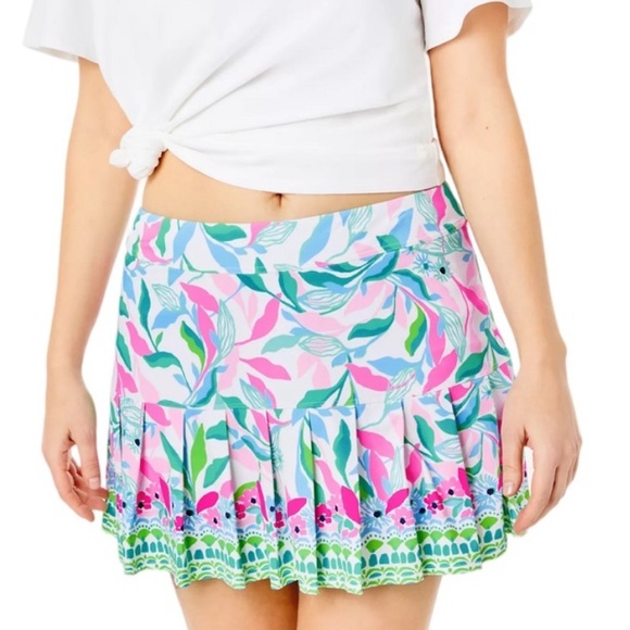 LILLY PULITZER TAYNORA SKORT UPF 50+
RESORT WHITE HOLDING COURT ENGINEER XL - Picture 10 of 12